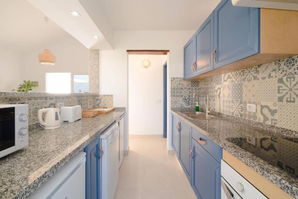 Luxurious Bungalow A2 In A Quiet Complex With Pool 100M From The Sea Charco del Palo Ngoại thất bức ảnh