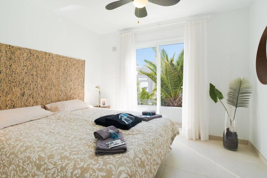 Luxurious Bungalow A2 In A Quiet Complex With Pool 100M From The Sea Charco del Palo Ngoại thất bức ảnh