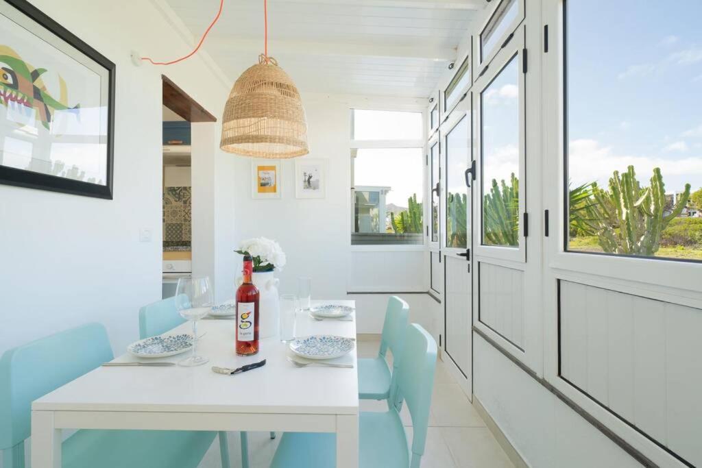 Luxurious Bungalow A2 In A Quiet Complex With Pool 100M From The Sea Charco del Palo Ngoại thất bức ảnh