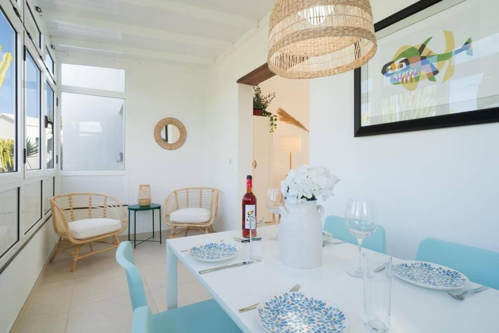 Luxurious Bungalow A2 In A Quiet Complex With Pool 100M From The Sea Charco del Palo Ngoại thất bức ảnh