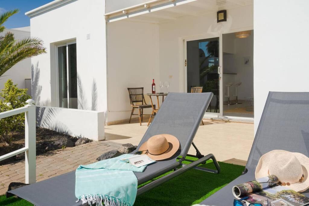 Luxurious Bungalow A2 In A Quiet Complex With Pool 100M From The Sea Charco del Palo Ngoại thất bức ảnh